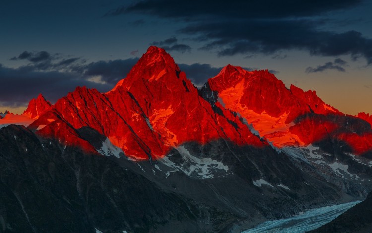 Wallpaper-HD-Red-Sunset-Over-Mountains