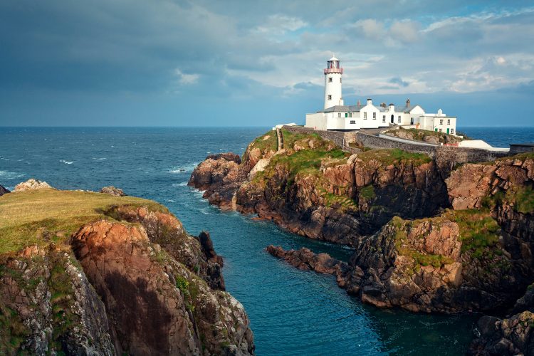 Залив Донегол (Donegal Bay). Фото с сайта: lp-cms-production.imgix.net