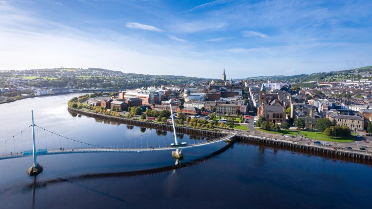 Город Дерри (Лондондерри). Фото с сайта: visitderry.com